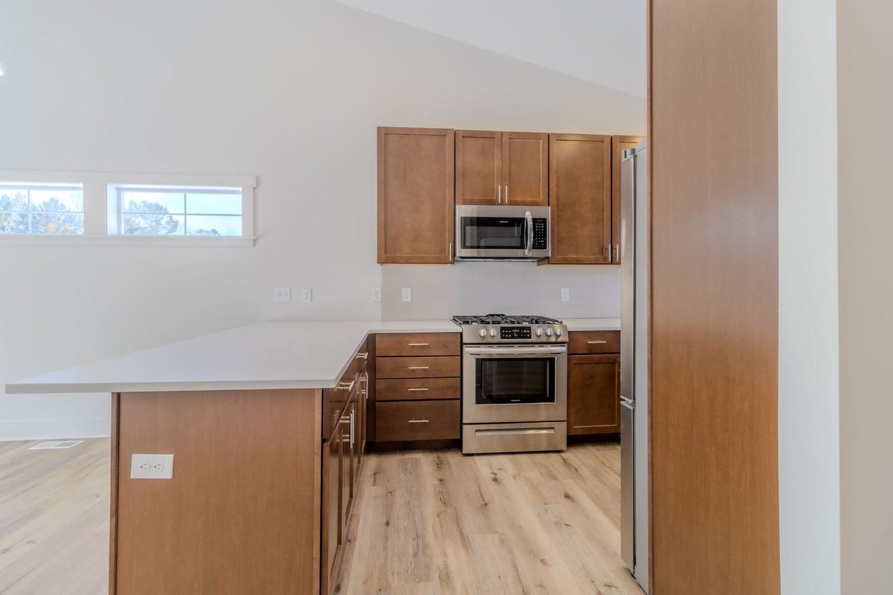 ZO- Simsbury 1548 - Photo 3 of 14