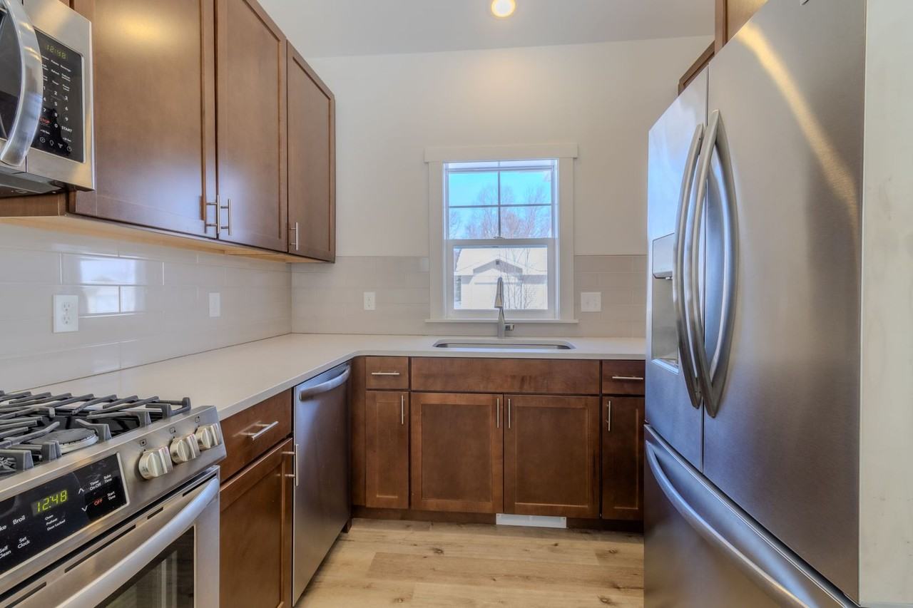 ZO- Simsbury 1548 - Photo 4 of 14