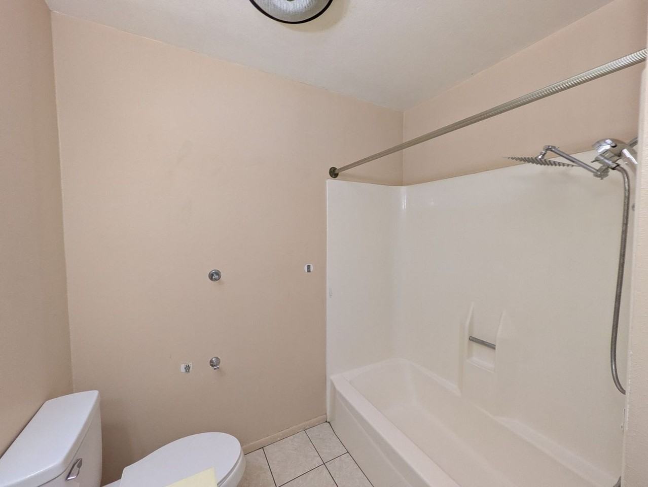 574 Georgetown St - Photo 7 of 8