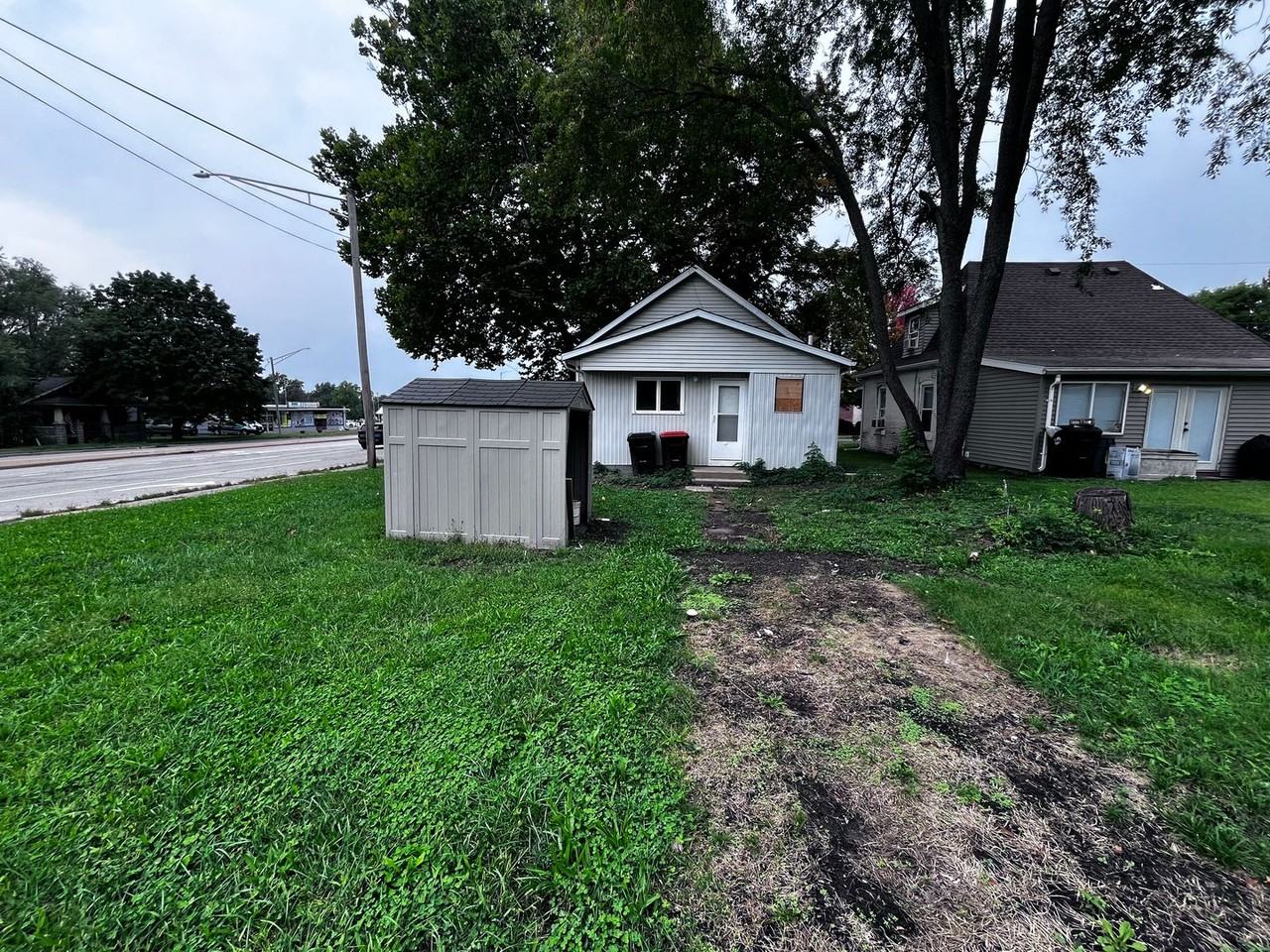 3706 N Ashton Ave - Photo 2 of 10