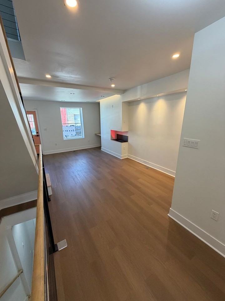 1545 S Taylor St - Photo 3 of 28