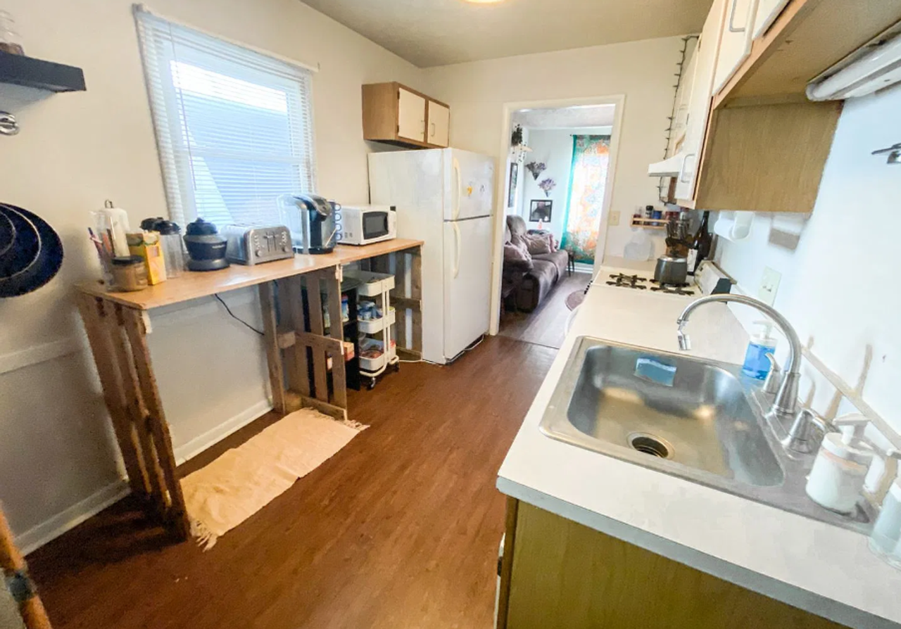 930 Rose St - Photo 3 of 6