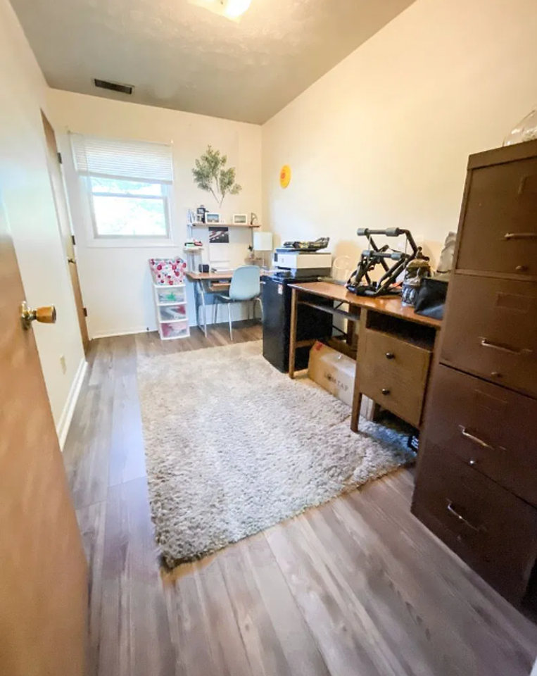 930 Rose St - Photo 4 of 6
