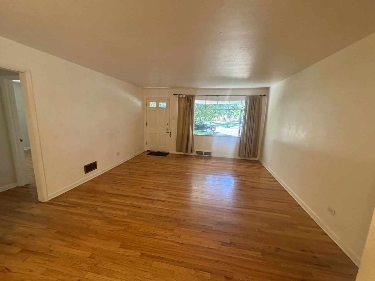2850 S Cook St - Photo 5 of 22