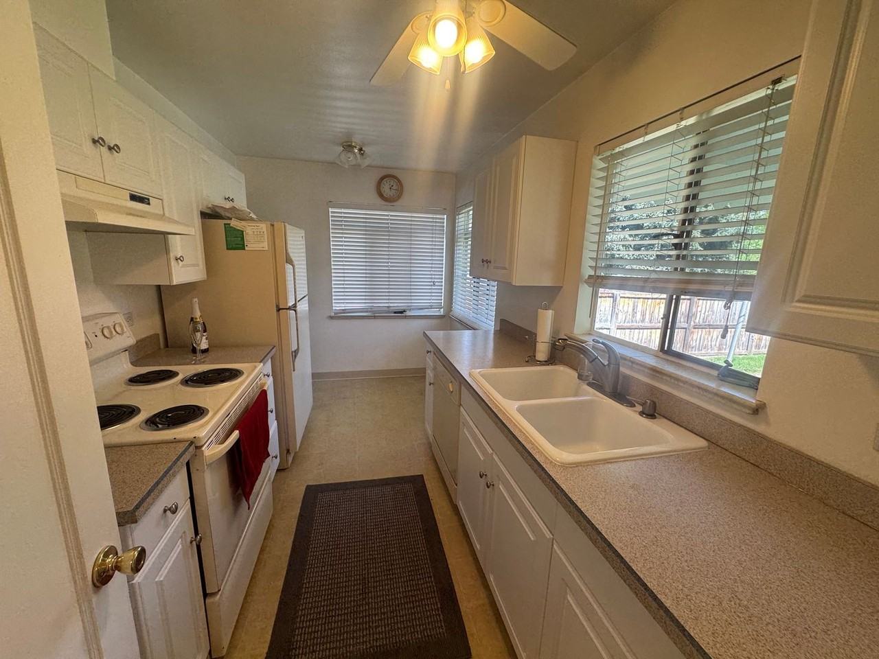 2850 S Cook St - Photo 7 of 22