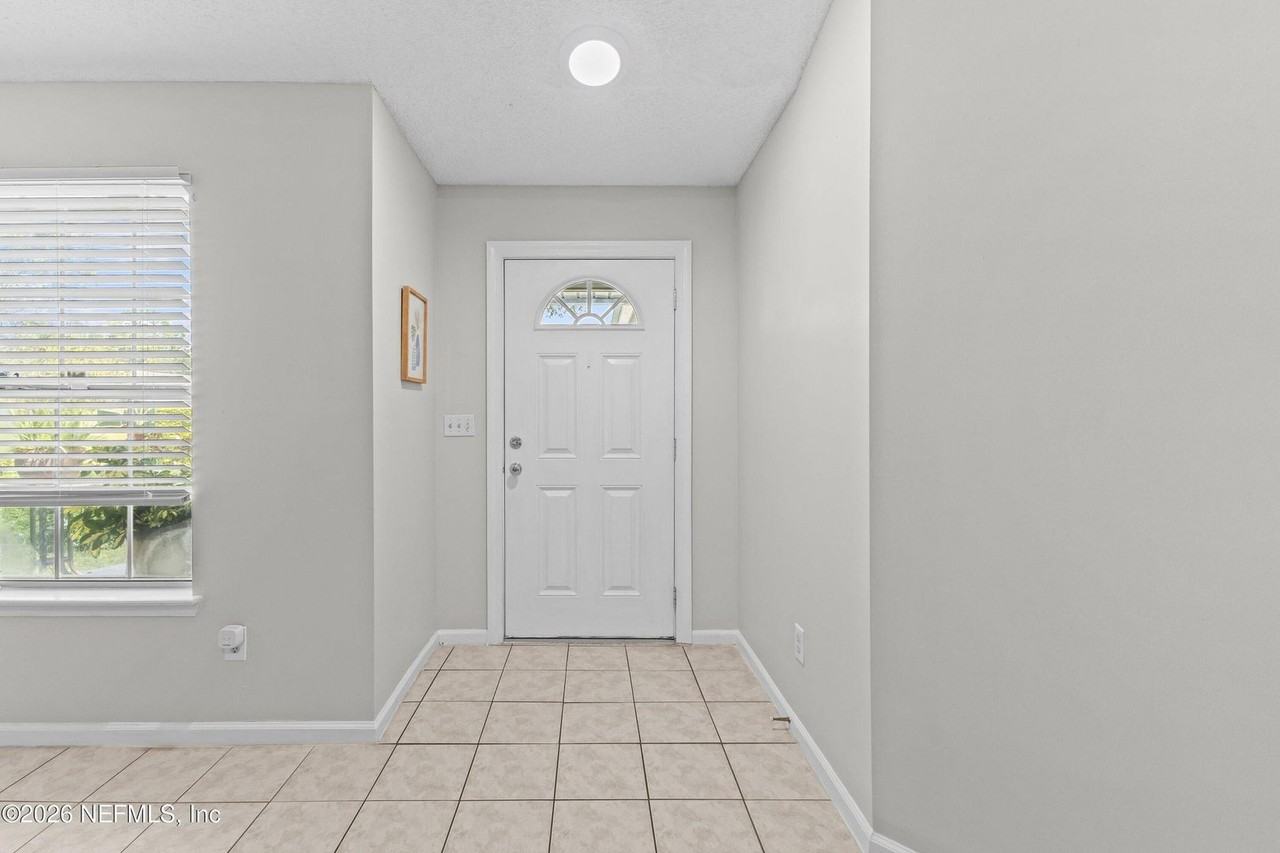 9109 Mountaintop Ct - Photo 7 of 29