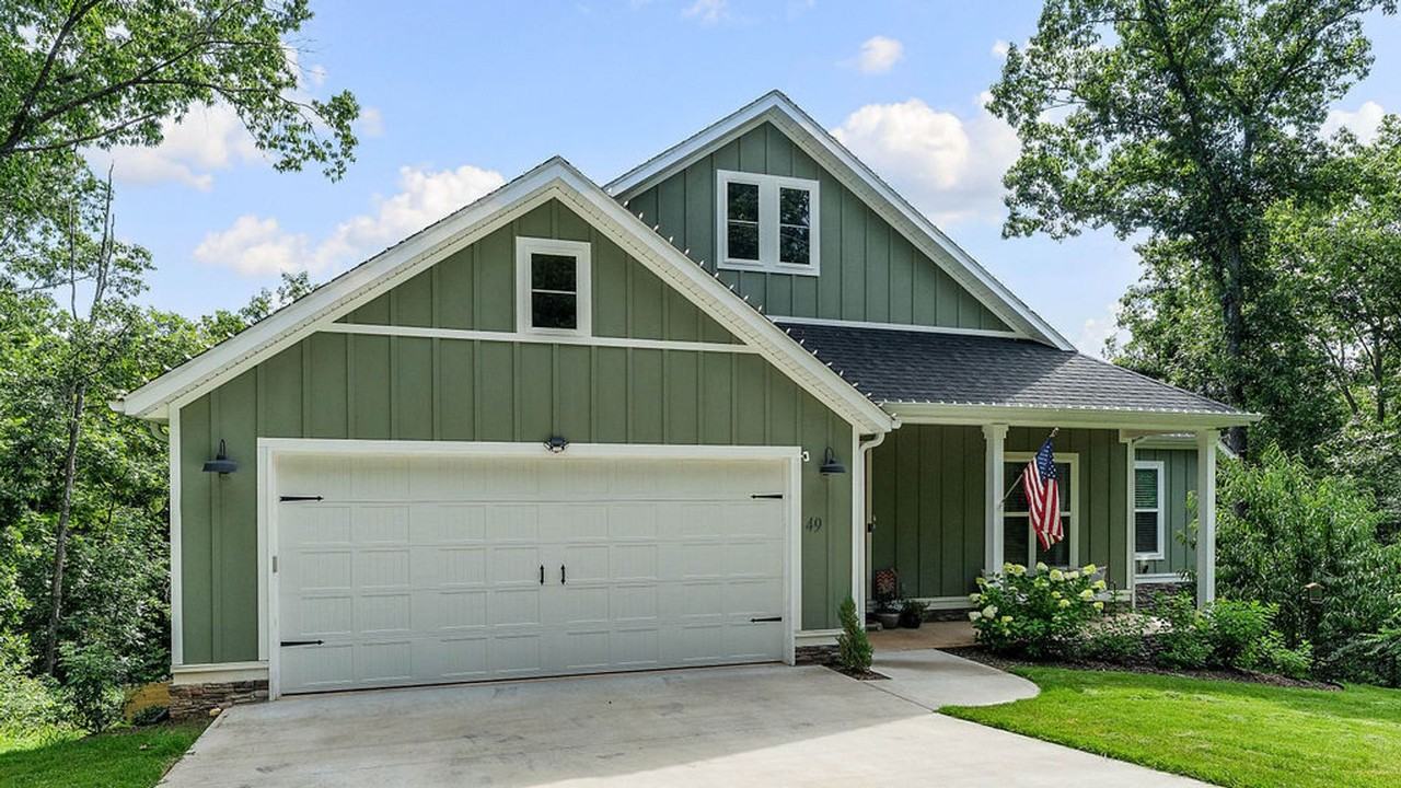 49 Argyll Dr - Photo 3 of 29