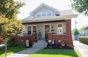 featured image of 732 S Englewood Ave #1