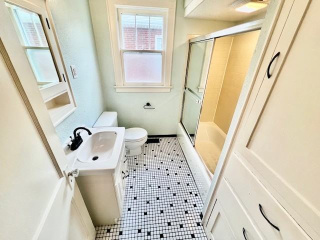 732 S Englewood Ave #1 - Photo 5 of 10