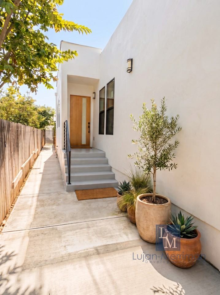 2716 East 1st Street #A - Photo 5 of 9