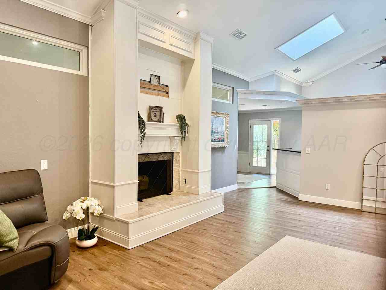 7715 Stuyvesant Ave - Photo 2 of 25