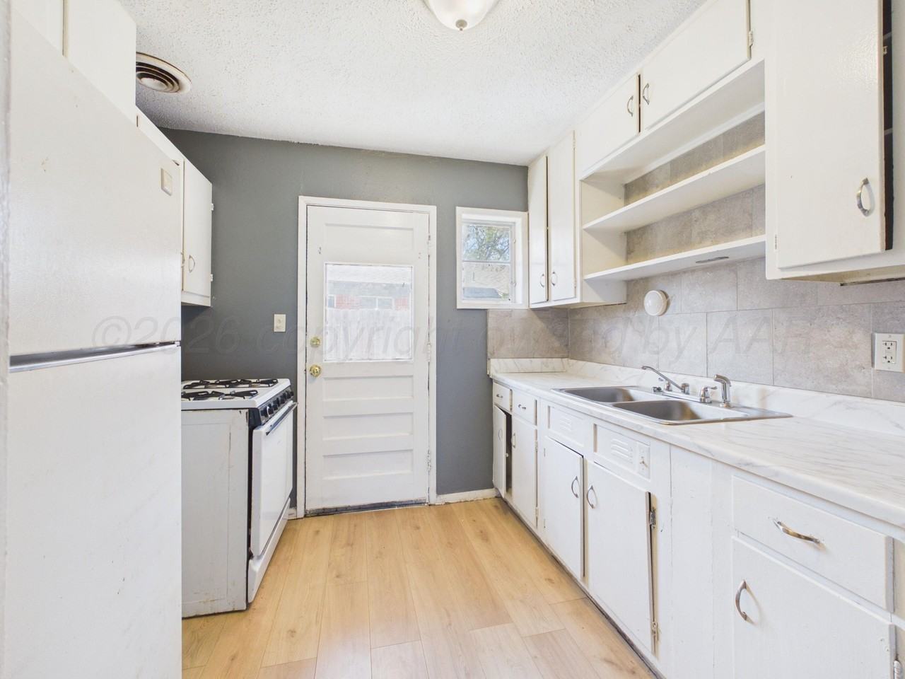 2715 Duncan Dr - Photo 6 of 19