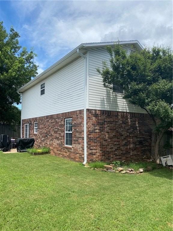 1043 S Regency Dr - Photo 6 of 6