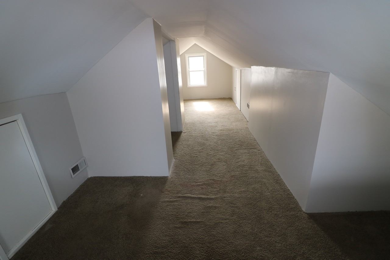 27182 Seyburn Ave #1 - Photo 5 of 8