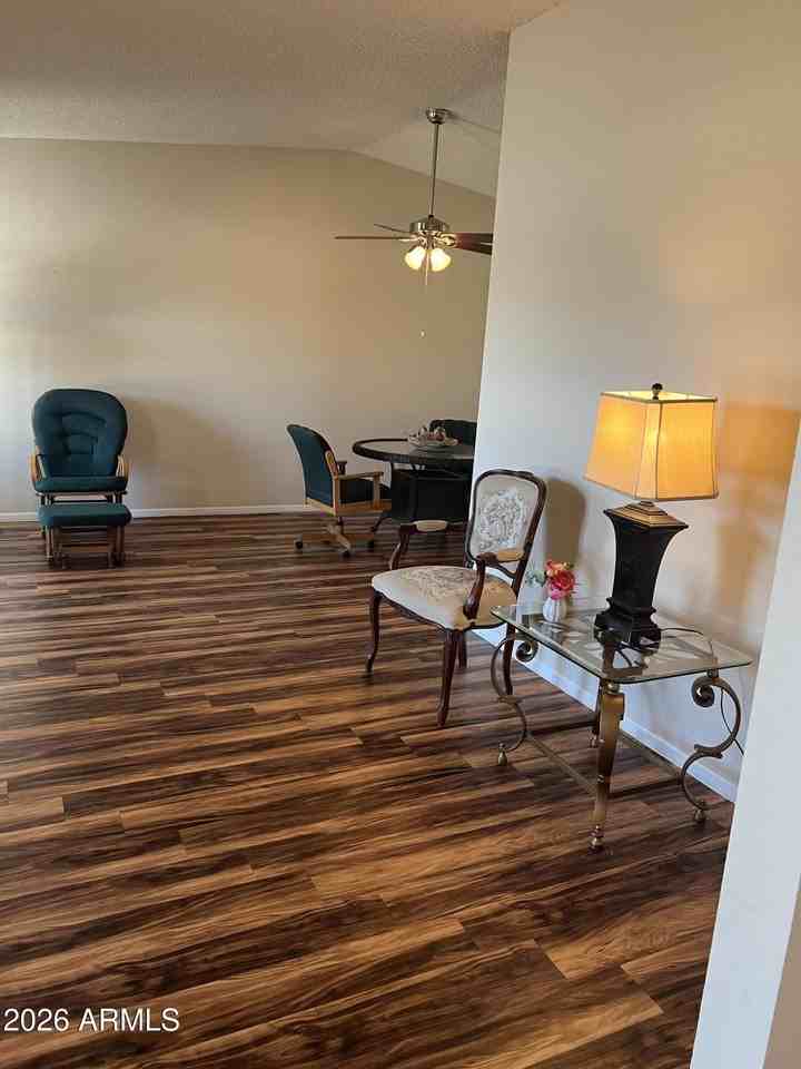 9221 W Briarwood Cir N - Photo 7 of 20