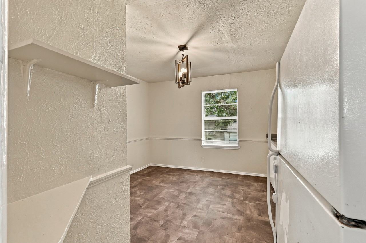 1212 Riverview Dr #D - Photo 6 of 19