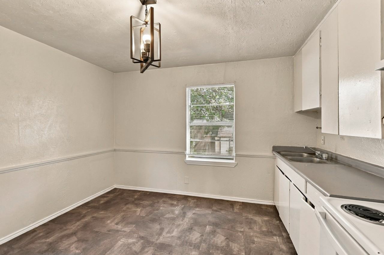 1212 Riverview Dr #D - Photo 7 of 19