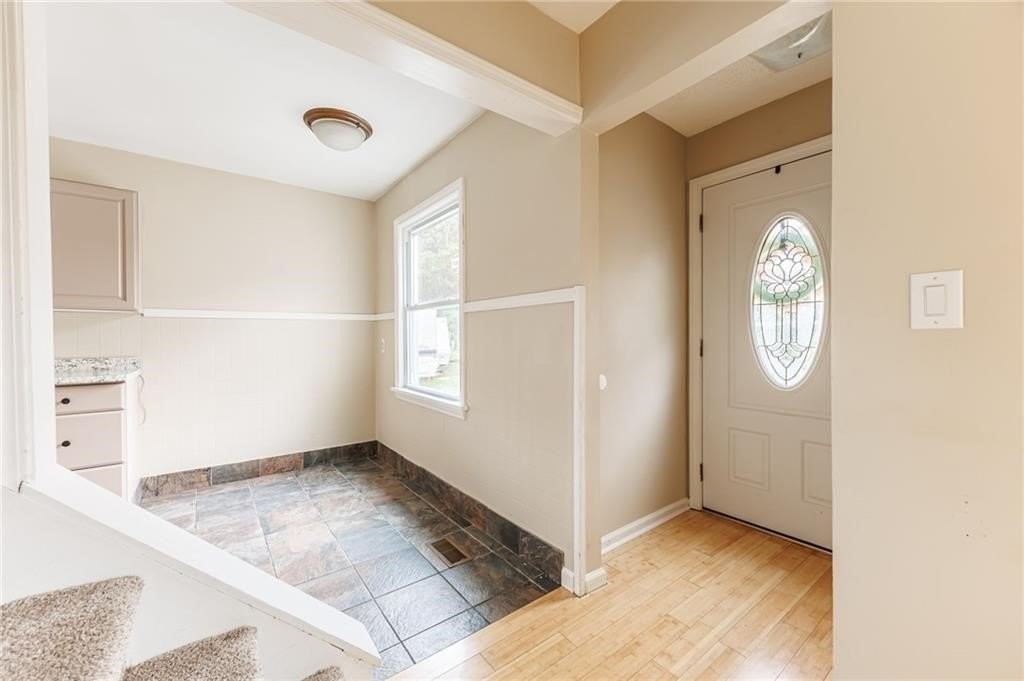 752 Bennington Dr - Photo 2 of 27
