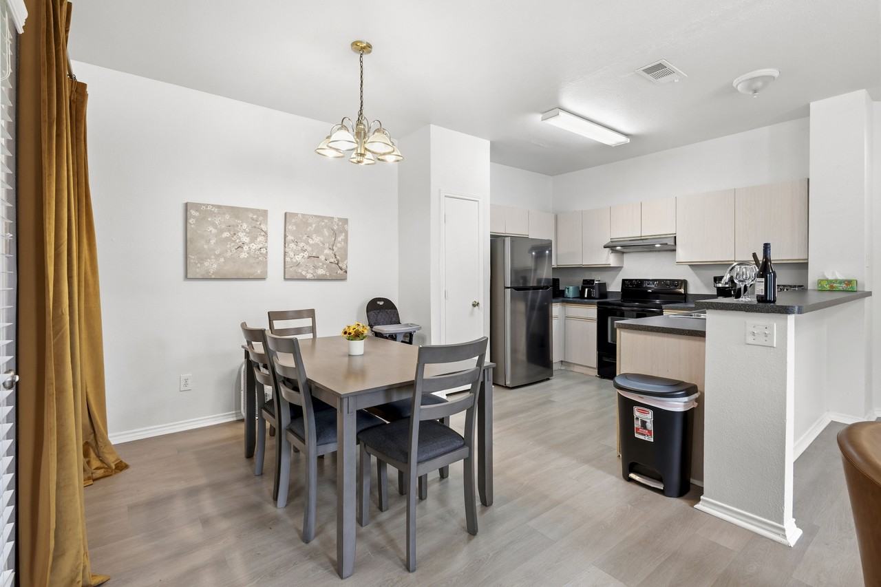 1081 Enfilar Ln #1 - Photo 7 of 34
