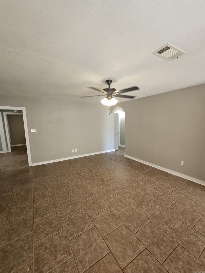 13716 W Sardis Rd - Photo 4 of 25