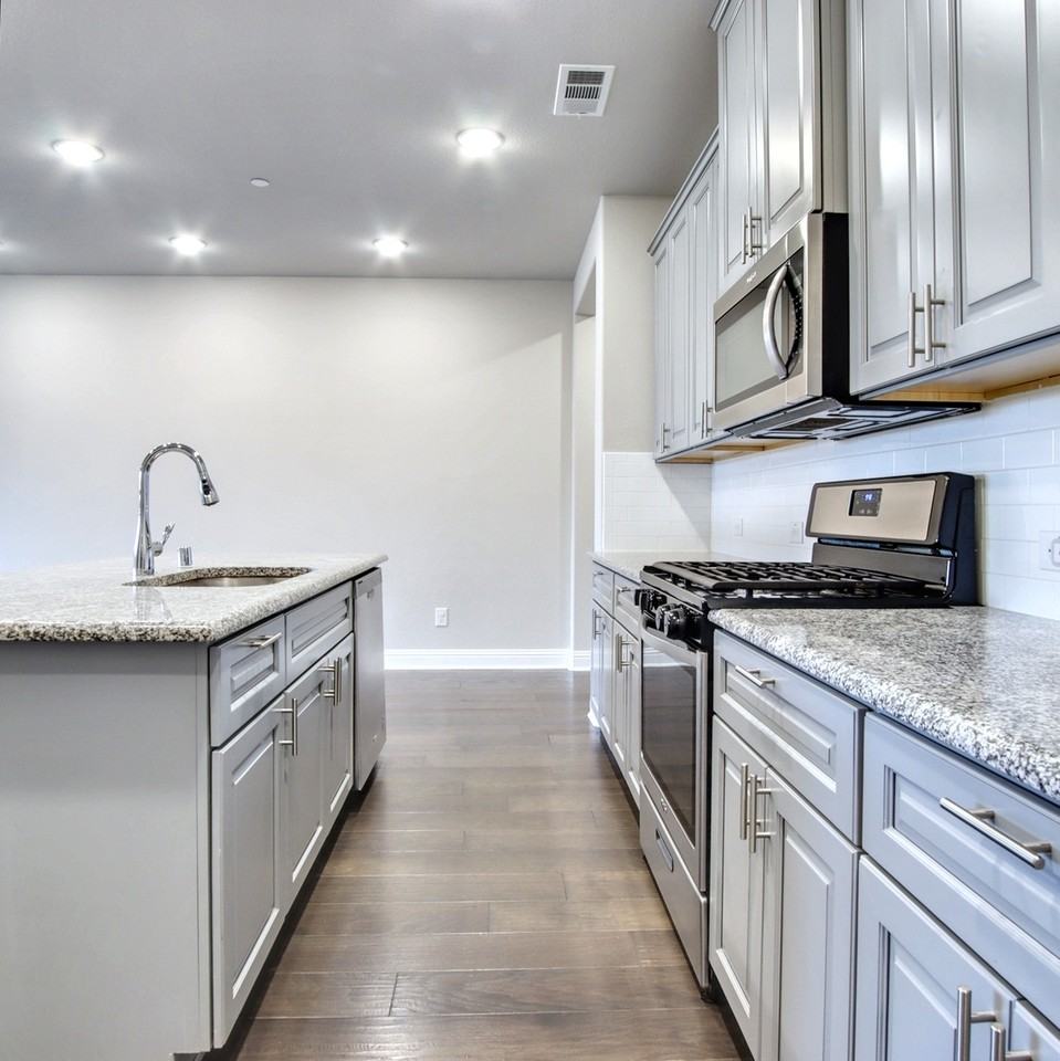 544 Sequoia St #1 - Photo 5 of 36