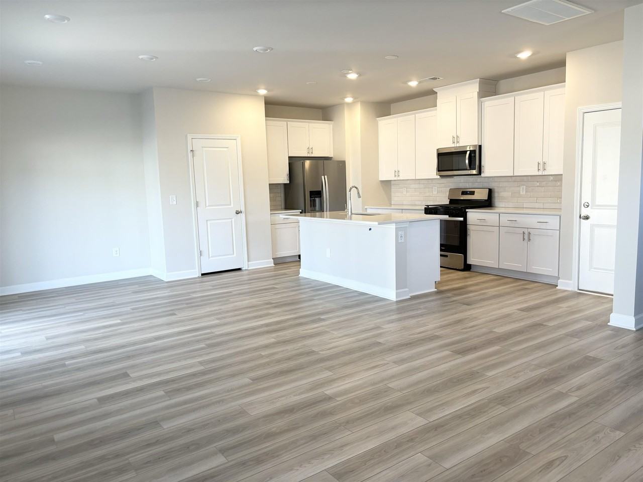 2300 Copper Creek Loop - Photo 7 of 20