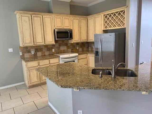 6302 Saint Tropez St - Photo 7 of 14