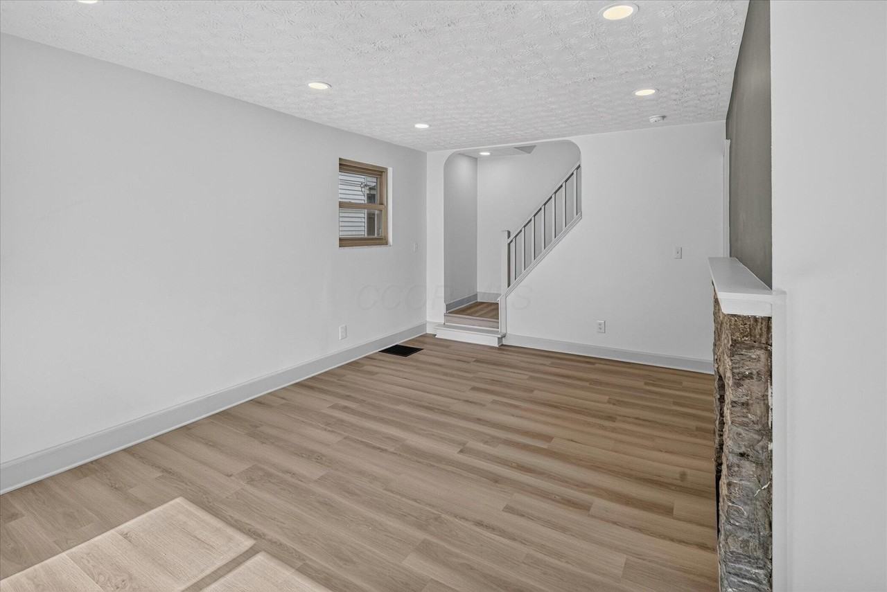 1431 S Ohio Ave - Photo 5 of 30