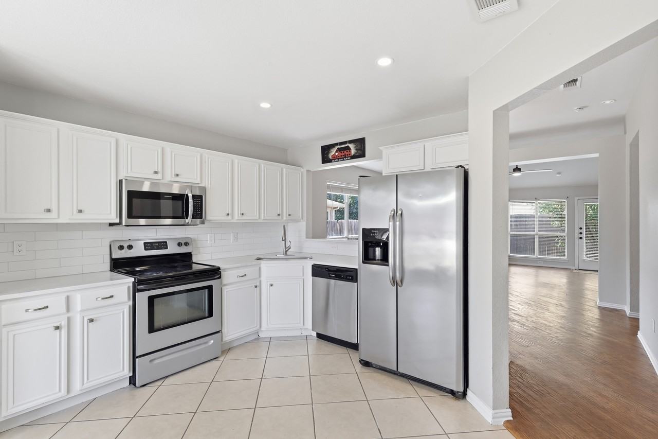 1012 Waterview Dr #1 - Photo 6 of 41