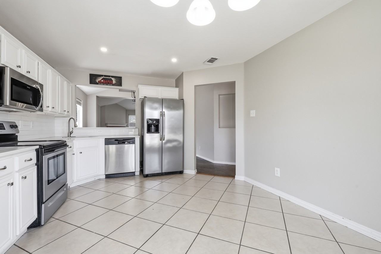 1012 Waterview Dr #1 - Photo 7 of 41