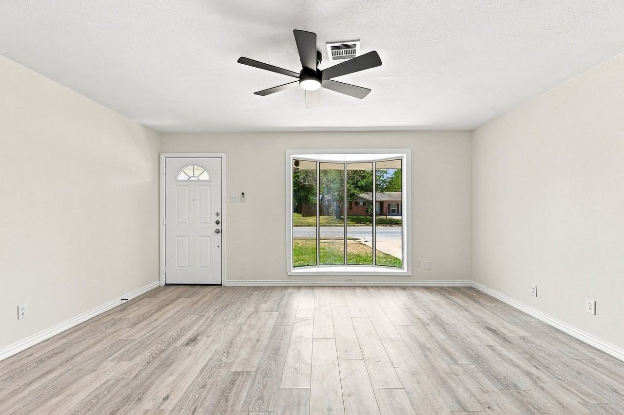 6008 Golden Gate Dr #1 - Photo 3 of 25