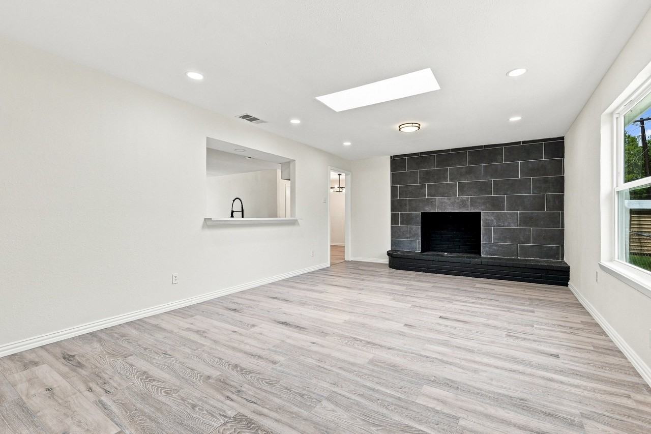 6008 Golden Gate Dr #1 - Photo 5 of 25