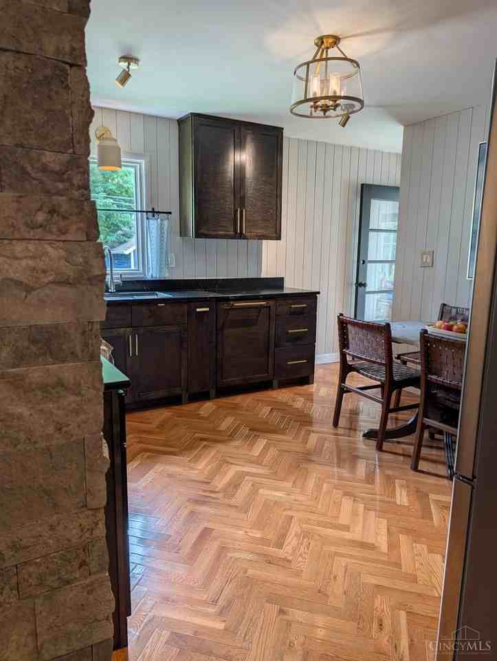 218 N East St - Photo 5 of 28