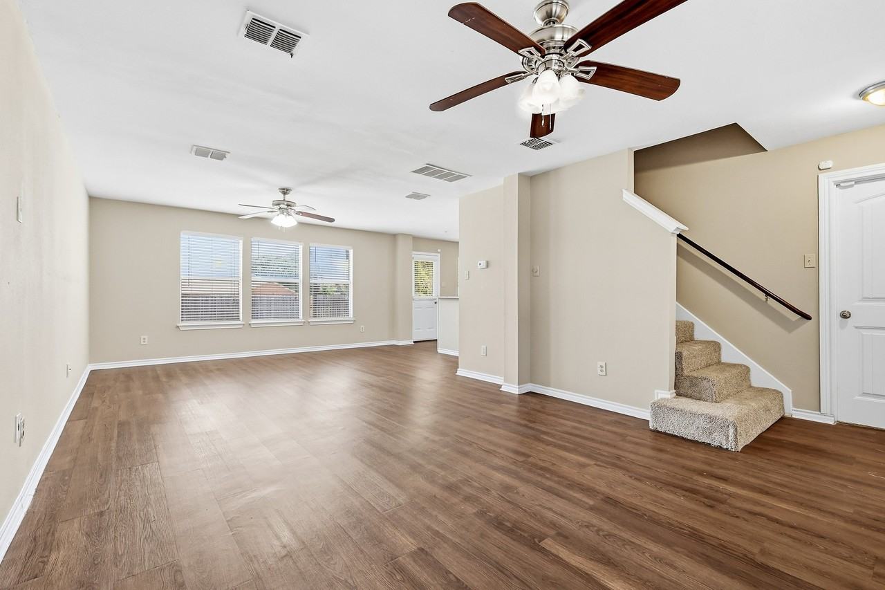 2744 Frontier Ln #1 - Photo 3 of 27