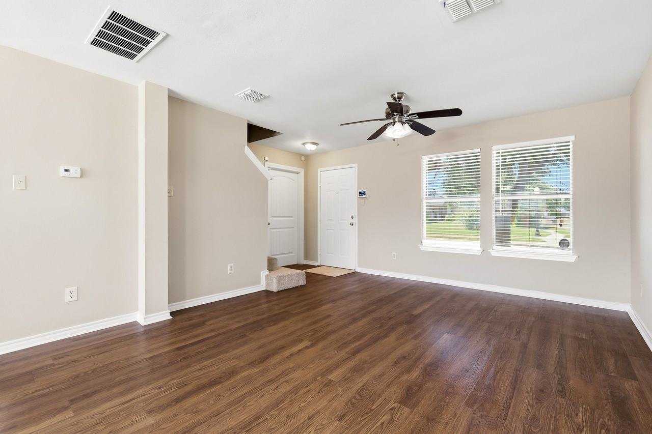 2744 Frontier Ln #1 - Photo 5 of 27