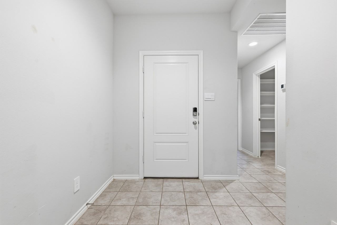 401 Bent Oak Dr #1 - Photo 2 of 26
