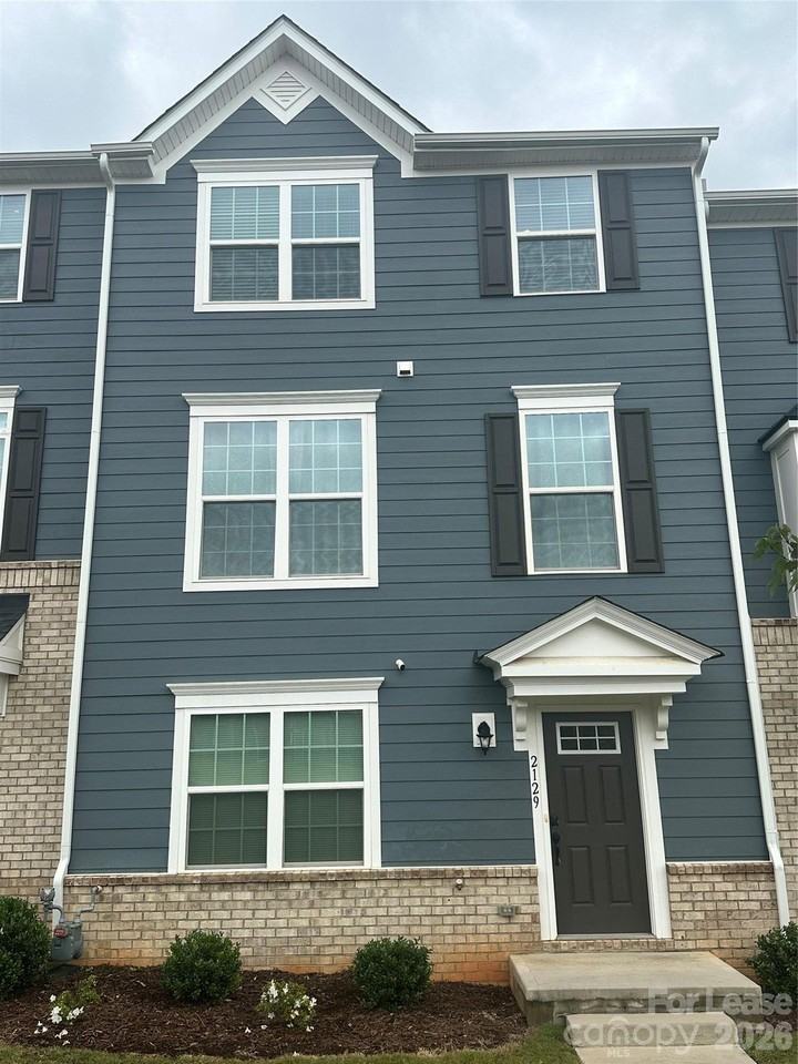 2129 Tupelo Grove Ln - Photo 2 of 28