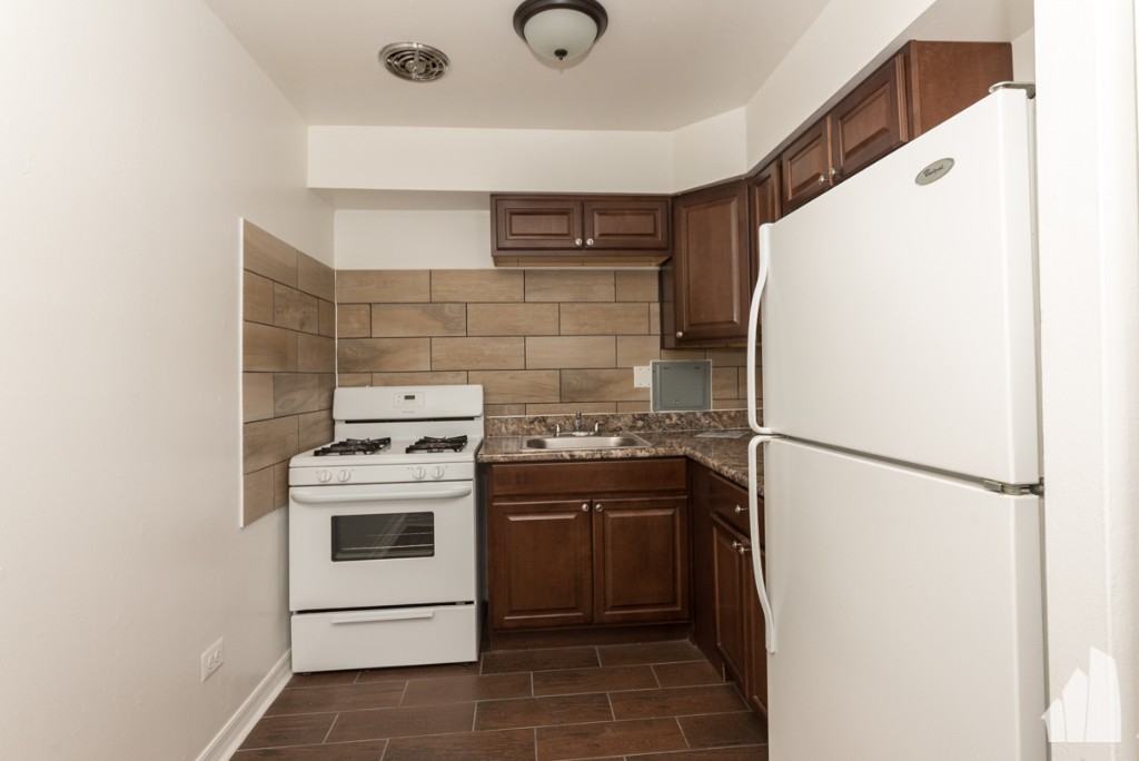 1515 W Morse Ave #515 - Photo 3 of 13