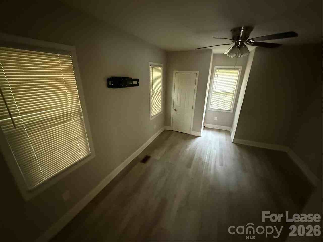 1227 5th St - Photo 2 of 10
