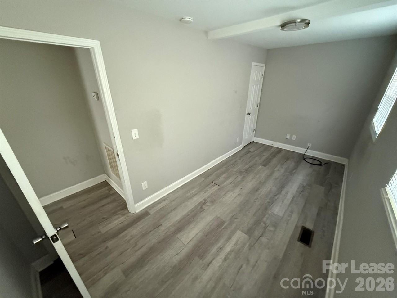 1227 5th St - Photo 3 of 10