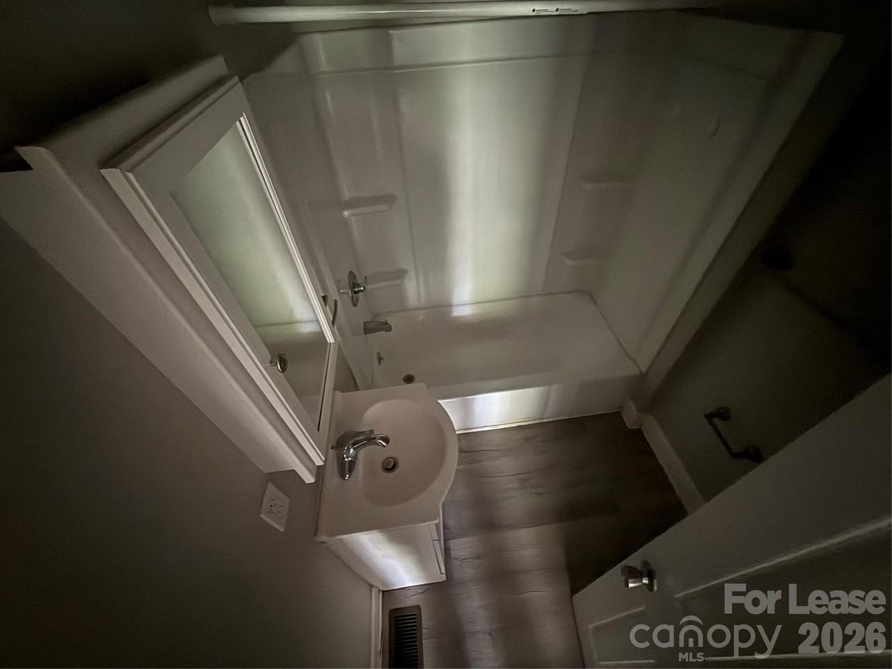 1227 5th St - Photo 4 of 10