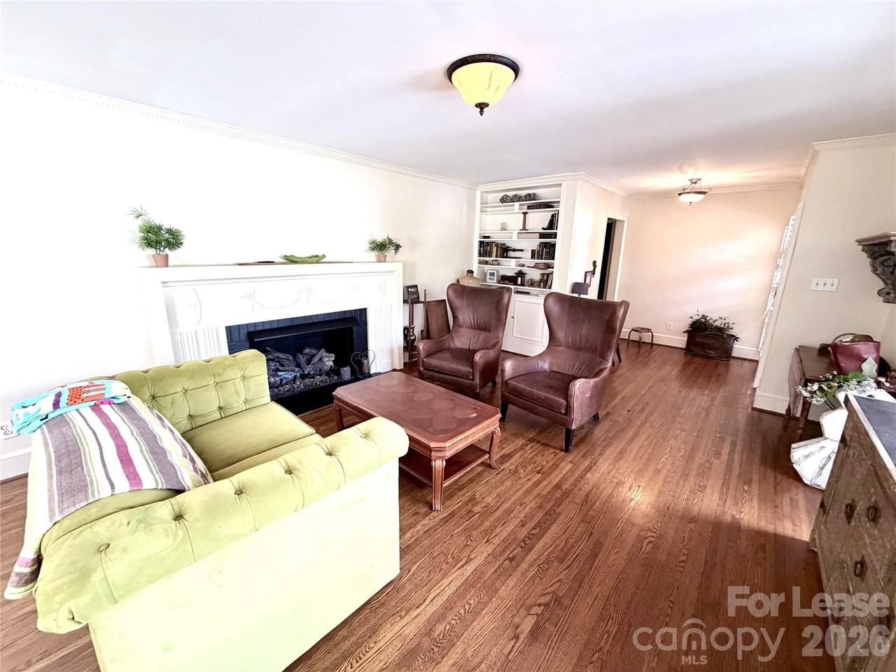 5915 Shumard Oak Ln - Photo 2 of 16