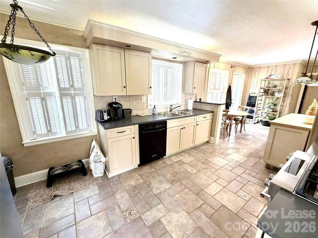5915 Shumard Oak Ln - Photo 5 of 16