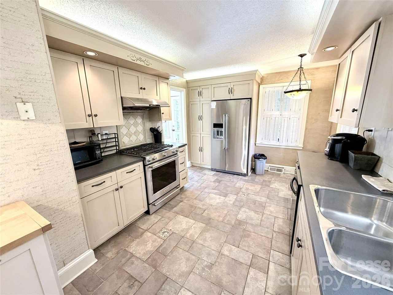 5915 Shumard Oak Ln - Photo 7 of 16