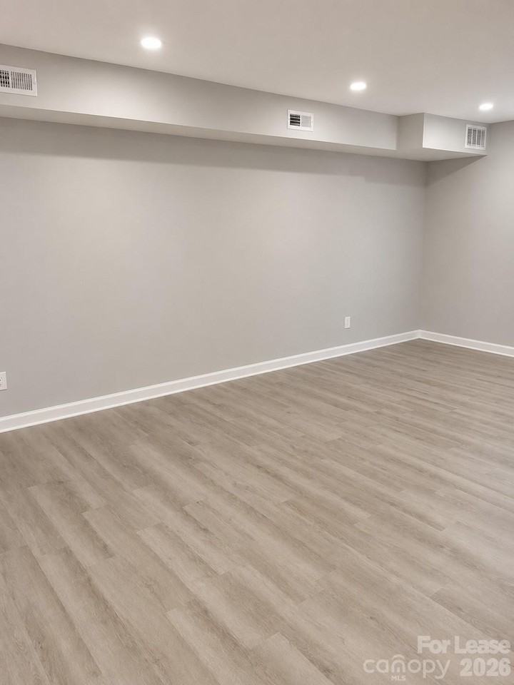 1117 3rd Ave Sw - Photo 2 of 4