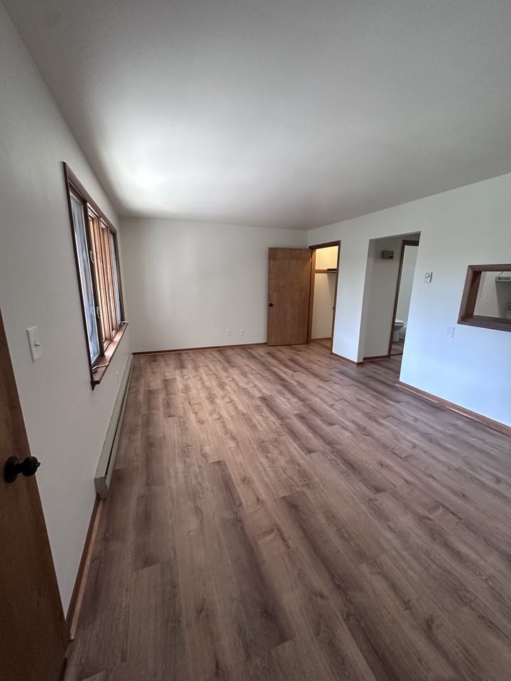 220 E Adams St #8 - Photo 2 of 21