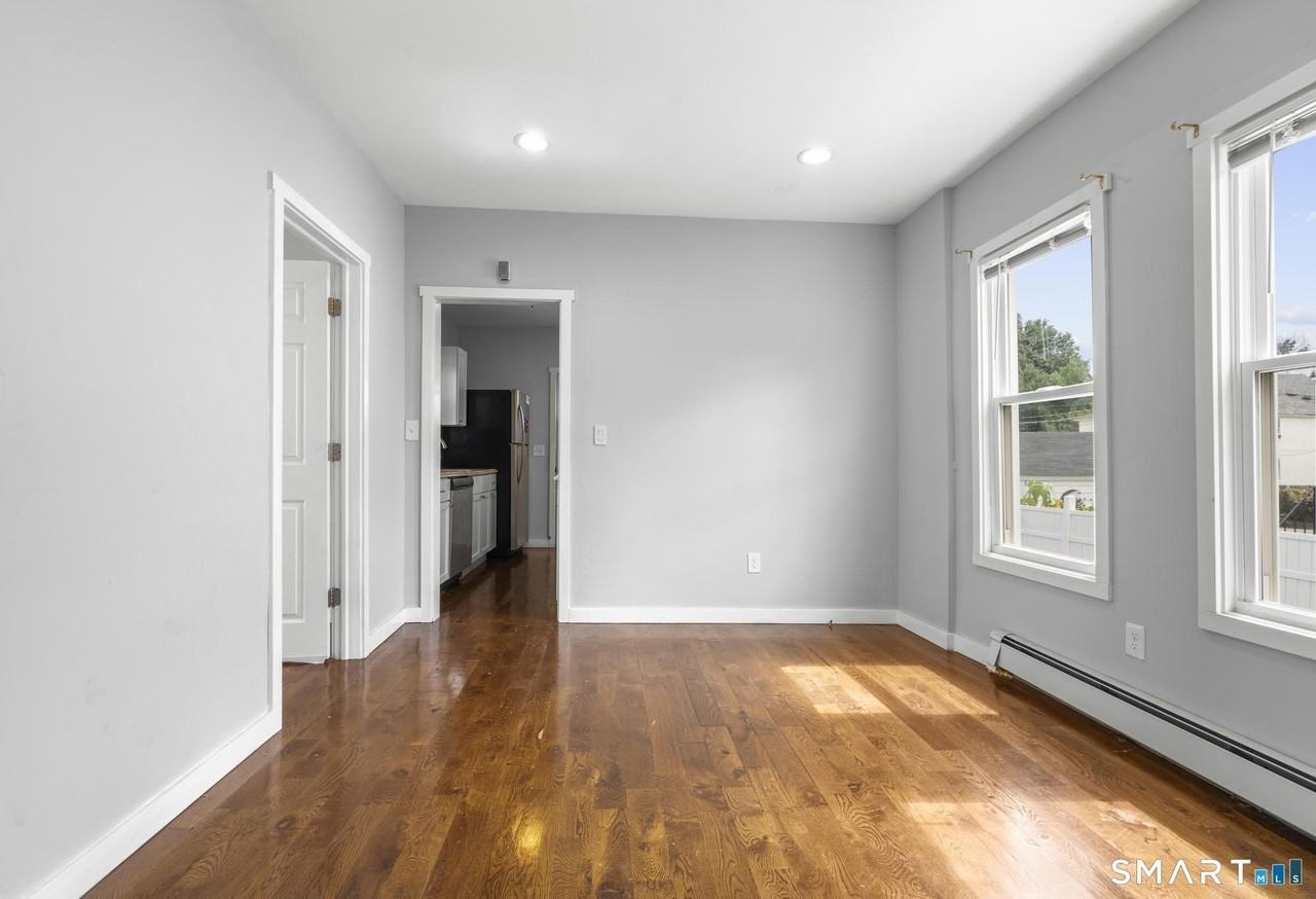 62 Saint Michaels Ave #1stFL - Photo 5 of 15