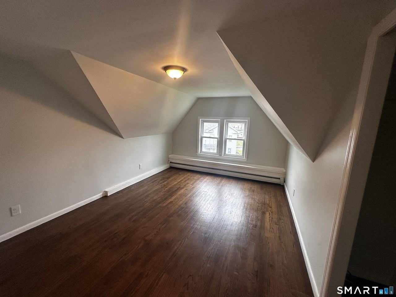 138 Warren St - Photo 5 of 9