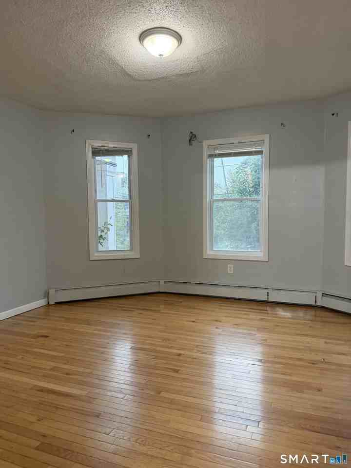 98100 Shultas Pl #98 - Photo 3 of 7