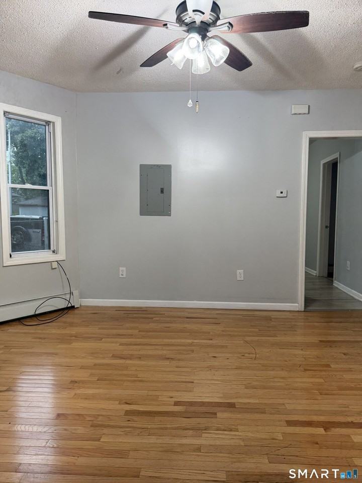 98100 Shultas Pl #98 - Photo 4 of 7